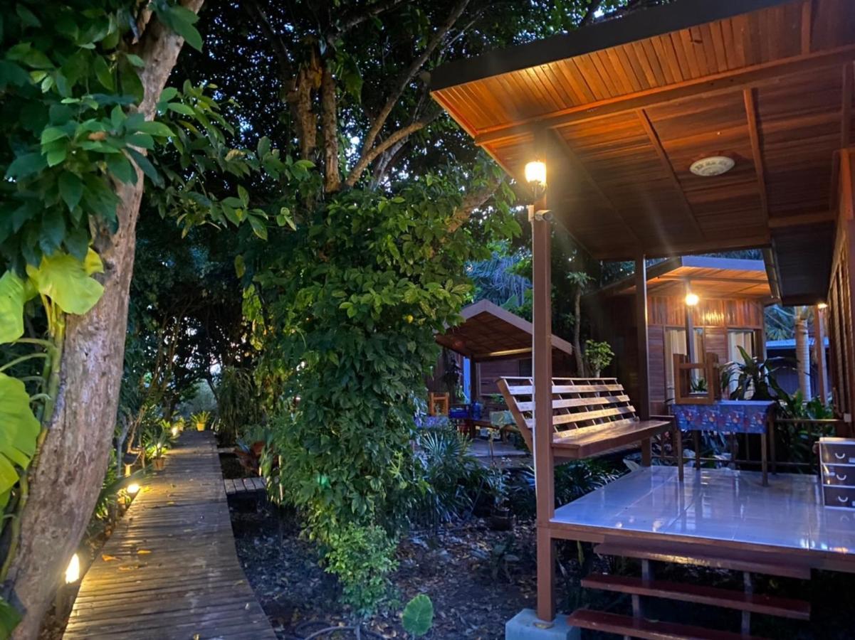 Отель Romyen House Ban Nong Nam Khan Экстерьер фото